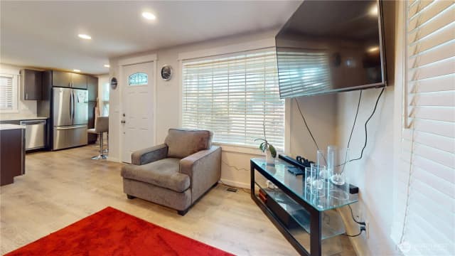 Property photo for 521 E Magnolia Avenue, Burlington photo 5