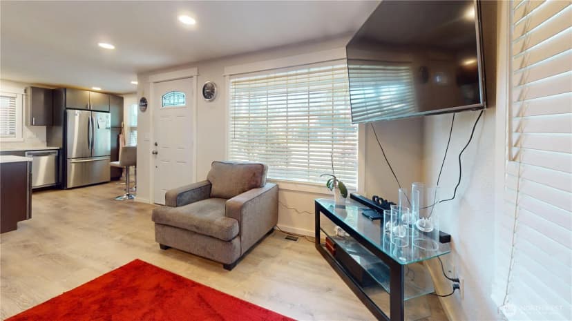 Property photo for 521 E Magnolia Avenue, Burlington photo 5