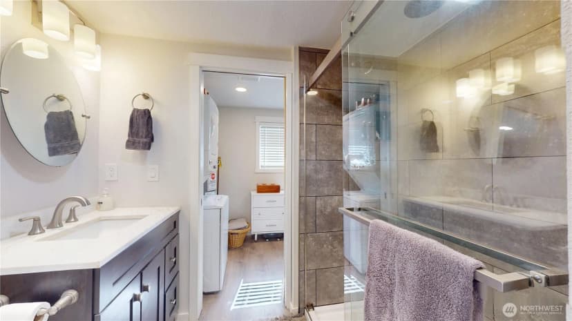 Property photo for 521 E Magnolia Avenue, Burlington photo 14