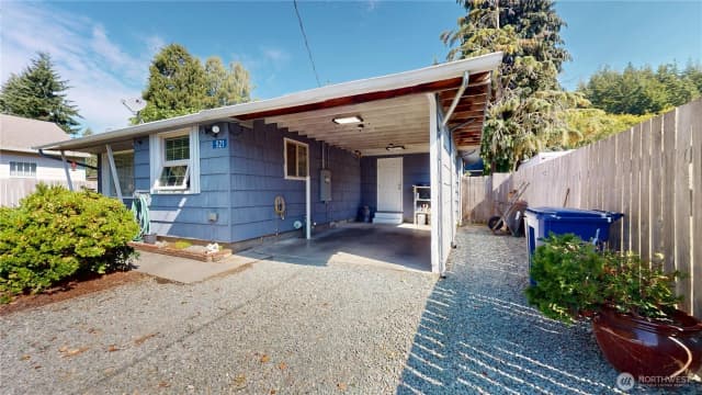 Property photo for 521 E Magnolia Avenue, Burlington photo 3