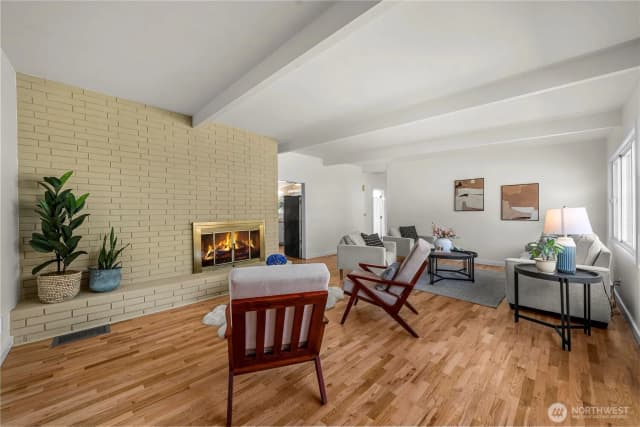 Property photo for 21239 14th Avenue S, Des Moines photo 3