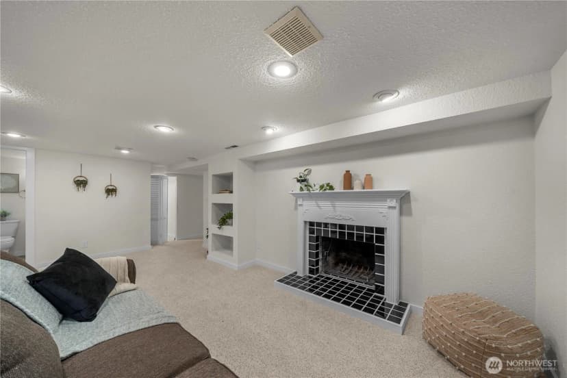 Property photo for 21239 14th Avenue S, Des Moines photo 27