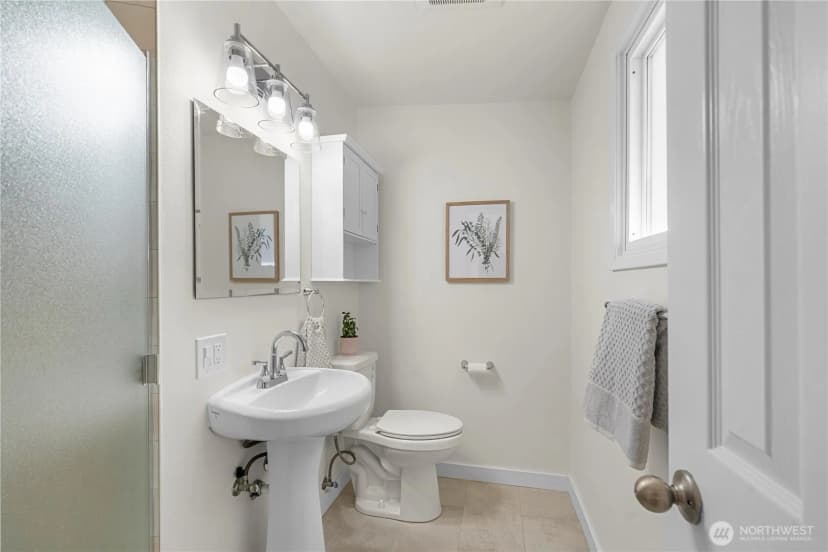 Property photo for 21239 14th Avenue S, Des Moines photo 20
