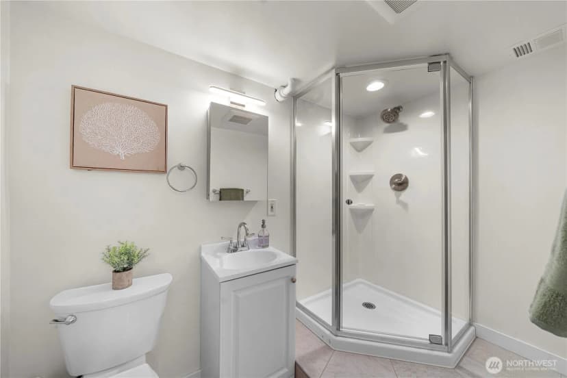 Property photo for 21239 14th Avenue S, Des Moines photo 30