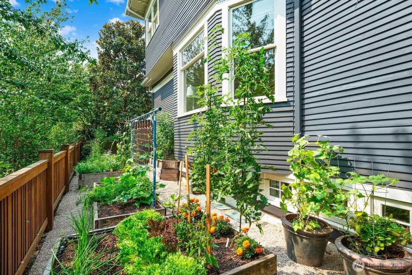 Property photo for 403 18th Avenue E, Seattle photo 33