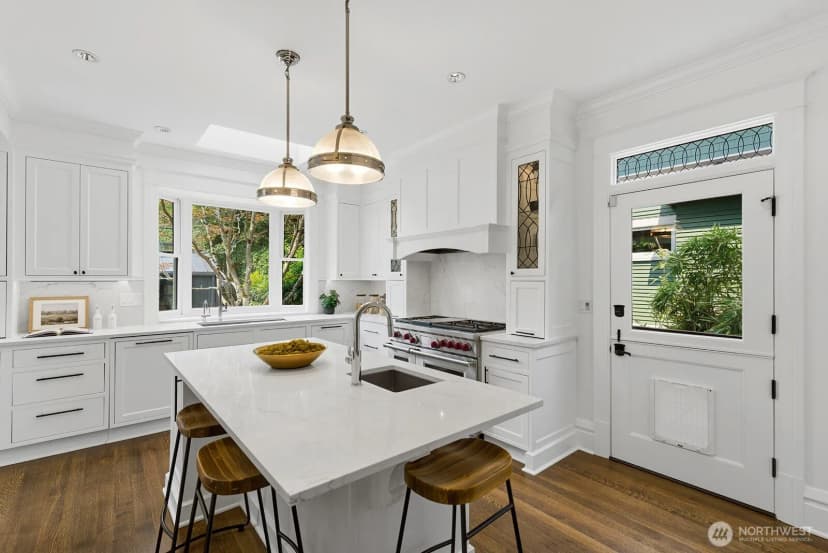 Property photo for 403 18th Avenue E, Seattle photo 10