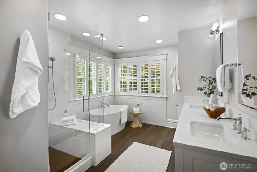 Property photo for 403 18th Avenue E, Seattle photo 16