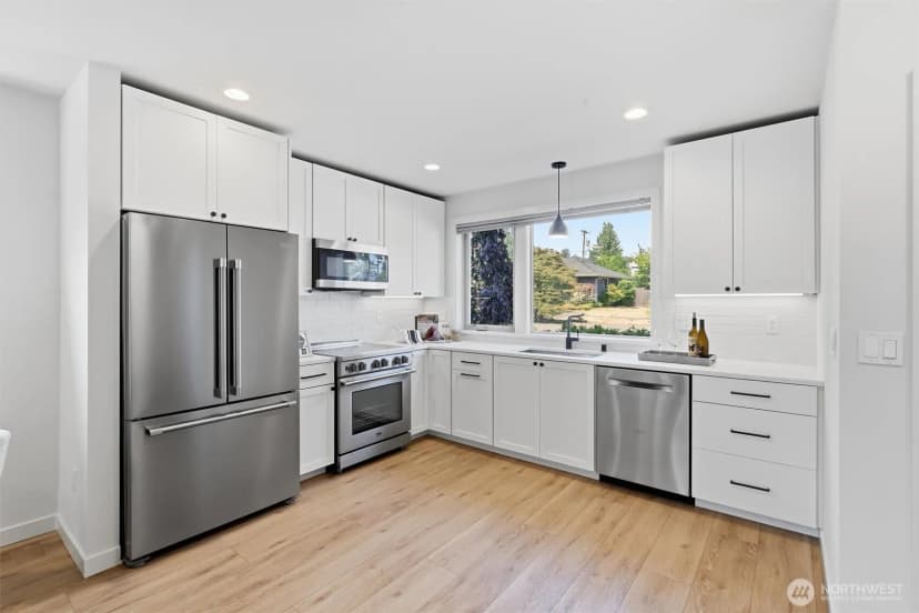 Property photo for 2109 Ne 83rd Street, Seattle photo 5