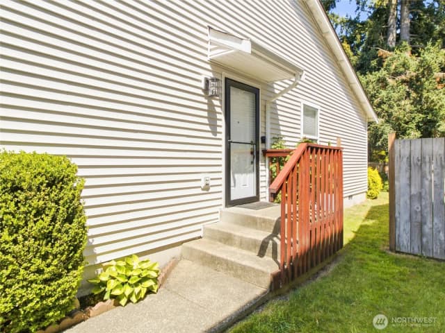 Property photo for 6924 Jericho Lane Sw, Olympia photo 5