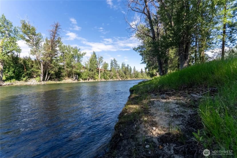 Property photo for 821 Riverside Street, Winthrop