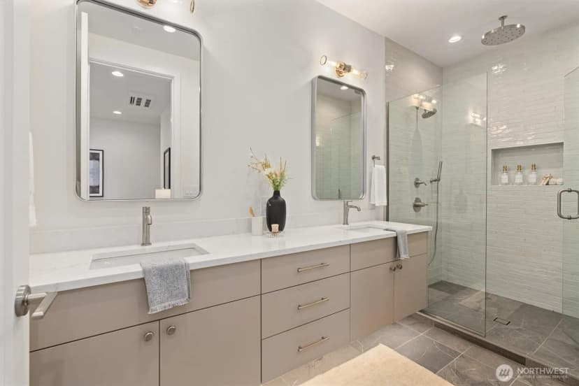 Property photo for 4047 44th Avenue Sw, Seattle photo 18