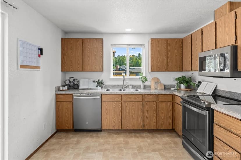 Property photo for 8115 145th Drive Se, Snohomish photo 5