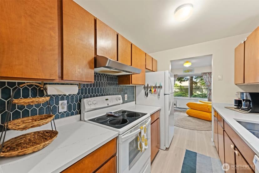 Property photo for 11515 Greenwood Avenue N #h, Seattle photo 5