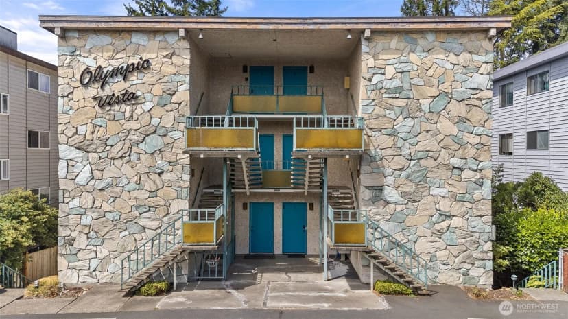 Property photo for 11515 Greenwood Avenue N #h, Seattle