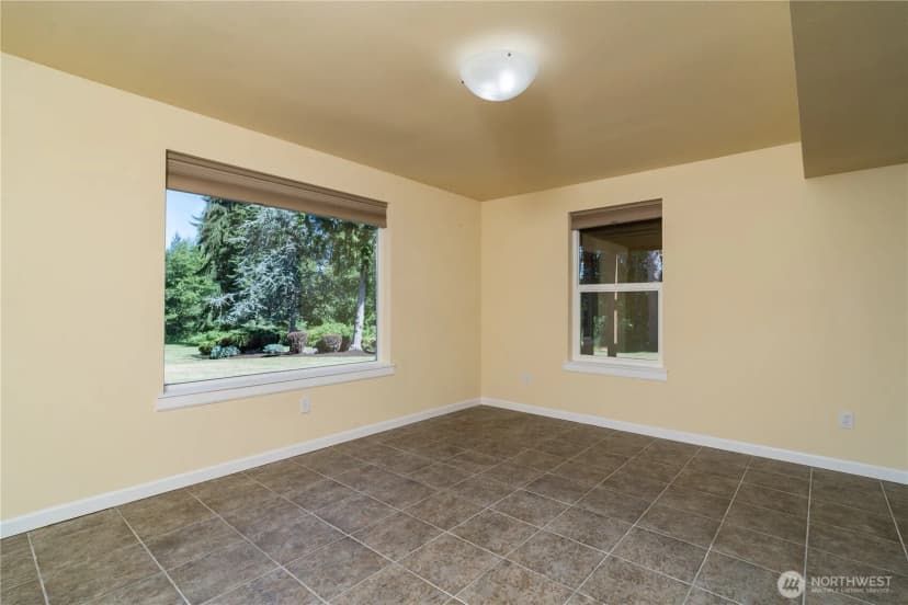 Property photo for 402 Troy Drive Se, Centralia photo 34