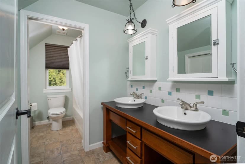 Property photo for 402 Troy Drive Se, Centralia photo 26
