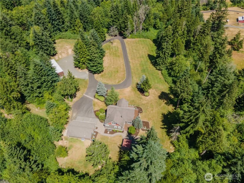 Property photo for 402 Troy Drive Se, Centralia photo 3