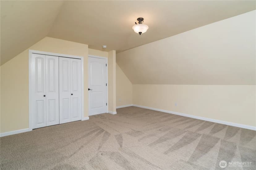 Property photo for 402 Troy Drive Se, Centralia photo 31