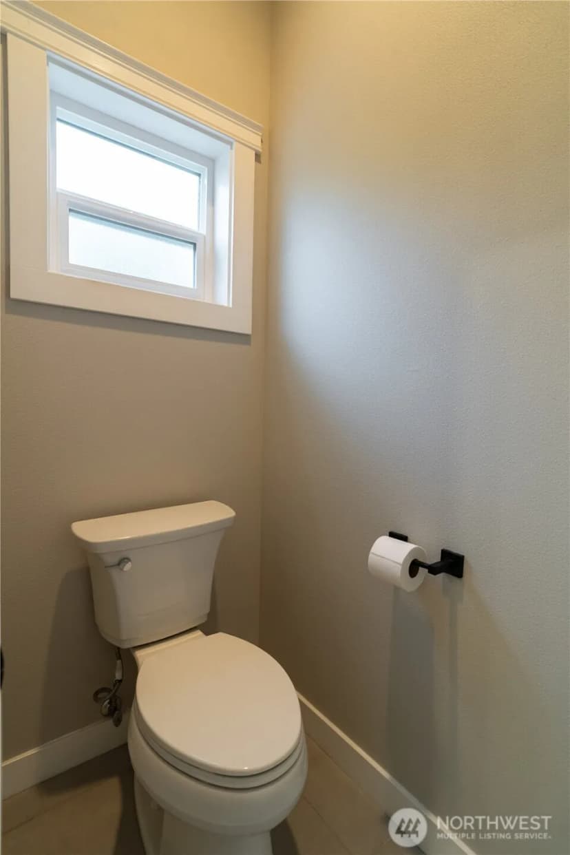 Property photo for 402 Troy Drive Se, Centralia photo 20