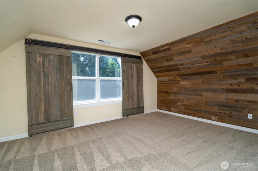 Property photo for 402 Troy Drive Se, Centralia photo 28