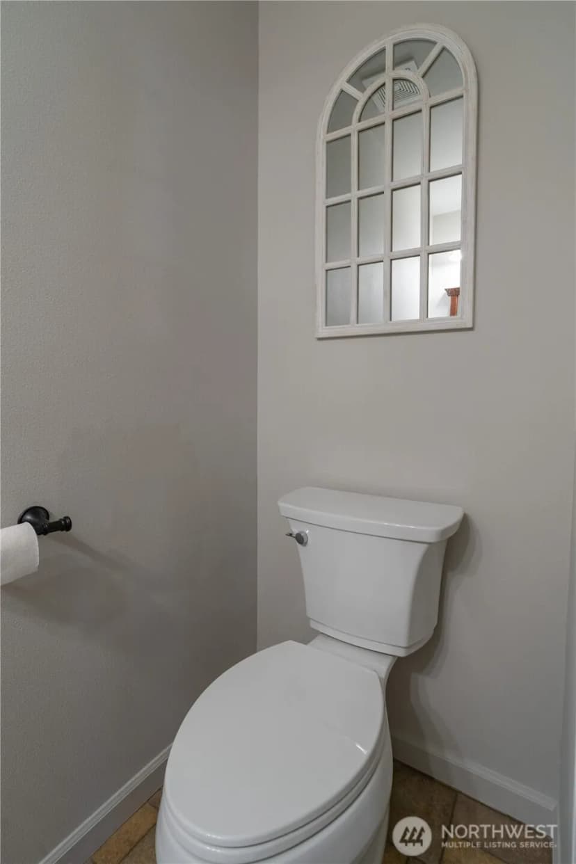 Property photo for 402 Troy Drive Se, Centralia photo 24