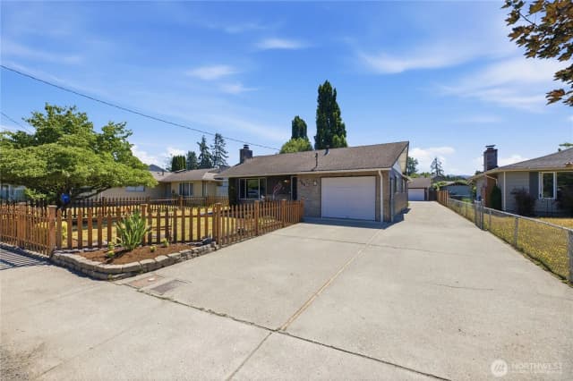 Property photo for 506 Calistoga Street W, Orting