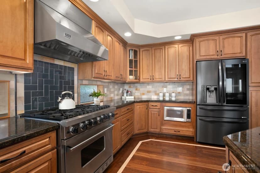 Property photo for 3021 70th Avenue Se, Mercer Island photo 10