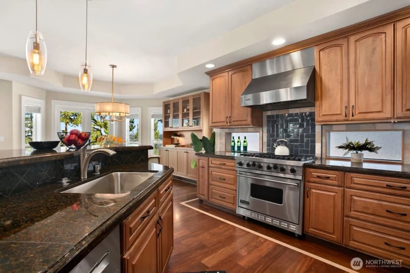 Property photo for 3021 70th Avenue Se, Mercer Island photo 11