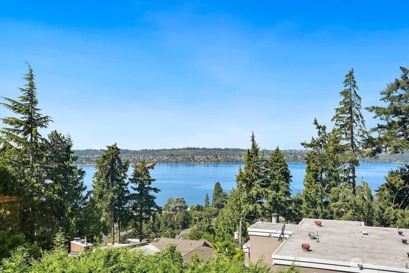 Property photo for 3021 70th Avenue Se, Mercer Island photo 17
