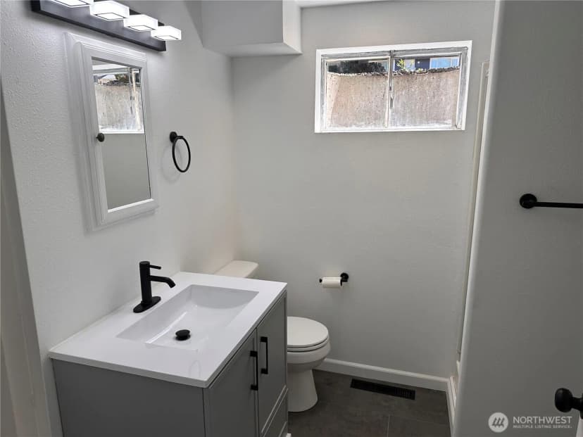 Property photo for 3219 Halverson Avenue, Bremerton photo 22