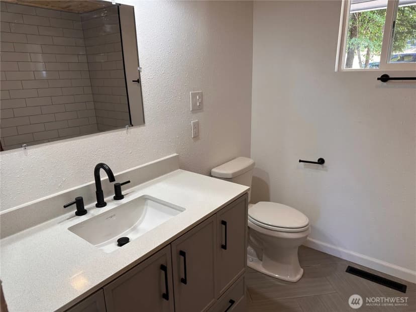 Property photo for 3219 Halverson Avenue, Bremerton photo 13