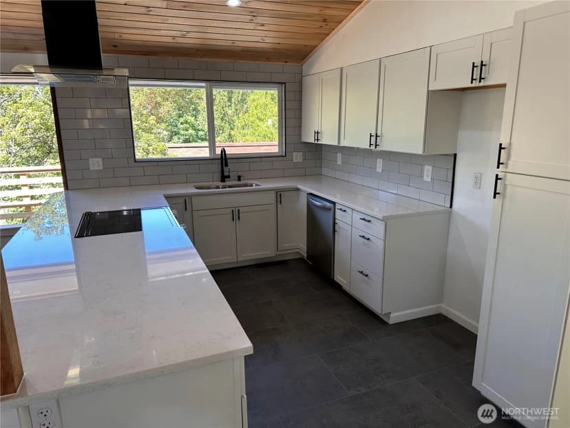 Property photo for 3219 Halverson Avenue, Bremerton photo 11
