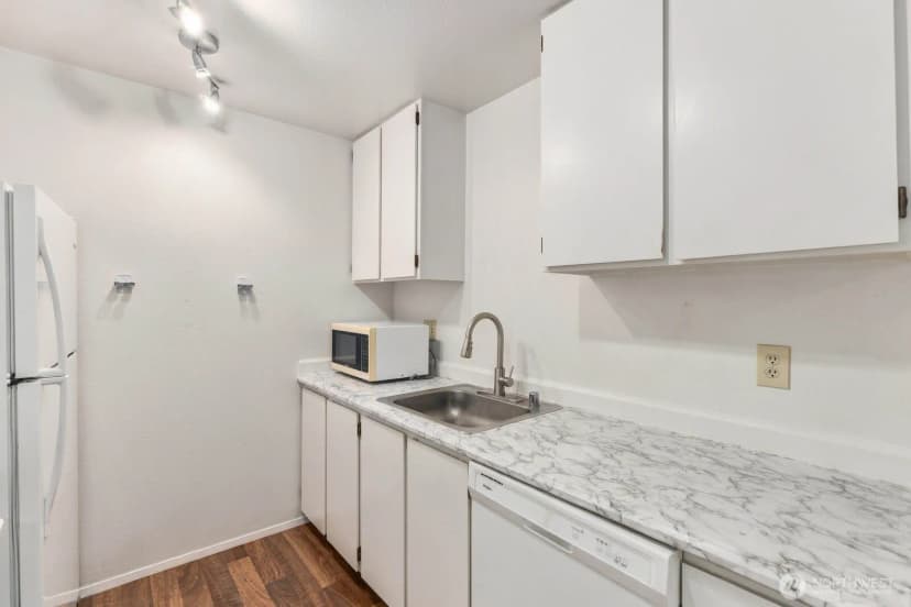 Property photo for 762 Hayes Street #23, Seattle photo 11