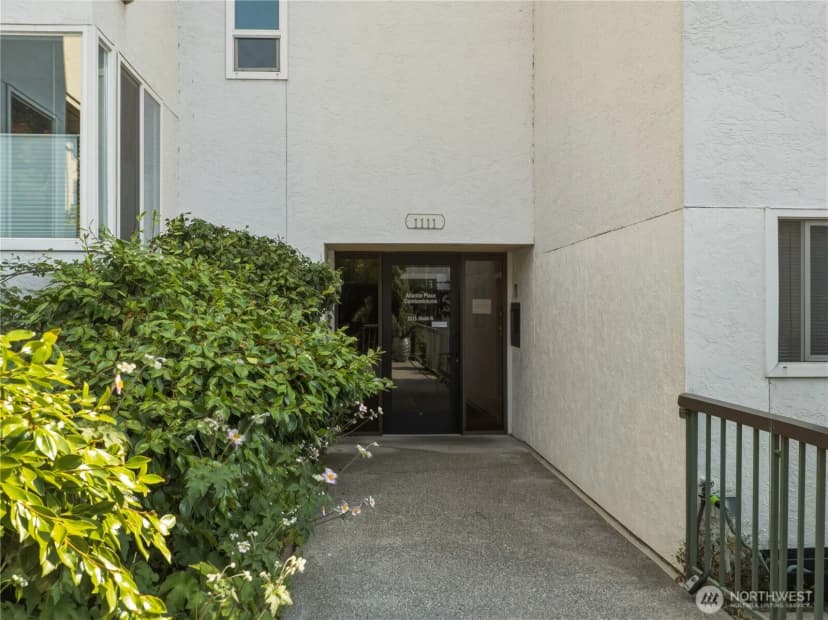 Property photo for 1111 S Atlantic Street #408, Seattle photo 28