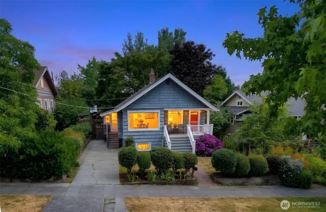 Property photo for 322 N 81st Street, Seattle photo 2