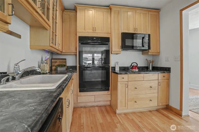 Property photo for 322 N 81st Street, Seattle photo 13
