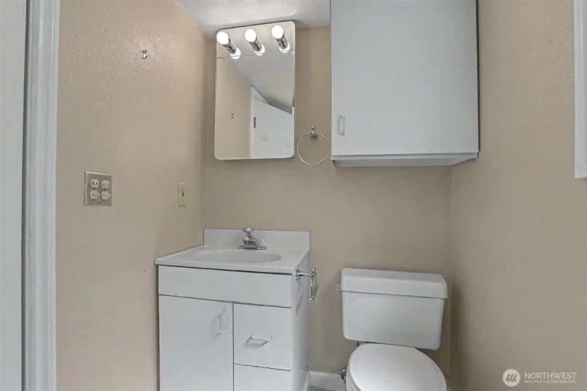 Property photo for 322 N 81st Street, Seattle photo 25