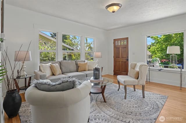Property photo for 322 N 81st Street, Seattle photo 5