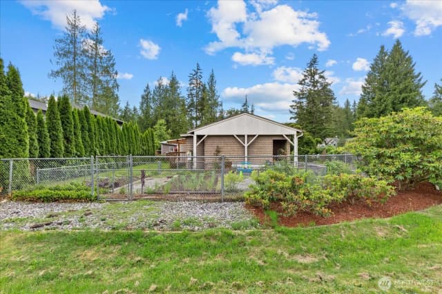 Property photo for 10024 228th Pl Se, Woodinville photo 4