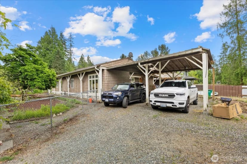 Property photo for 10024 228th Pl Se, Woodinville photo 2