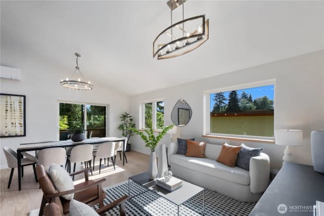 Property photo for 8625 30th Avenue Sw, Seattle photo 4