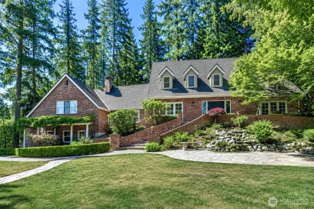 Property photo for 13555 Ne 54th Place, Bellevue photo 3