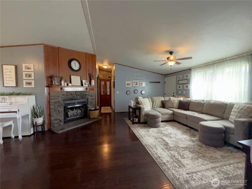 Property photo for 27 Heron Loop, Republic photo 9