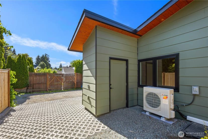 Property photo for 8623 30th Avenue Sw, Seattle photo 11