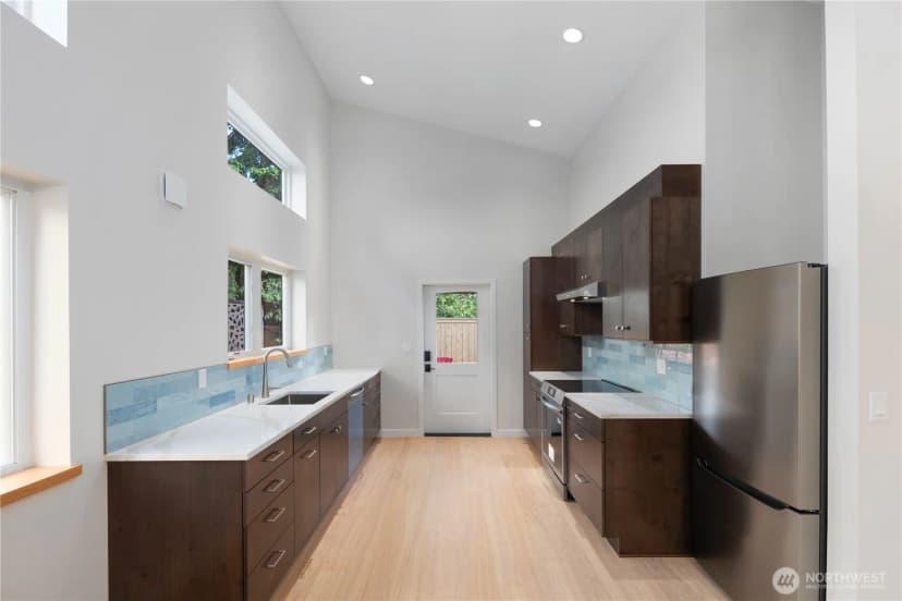 Property photo for 8623 30th Avenue Sw, Seattle photo 2