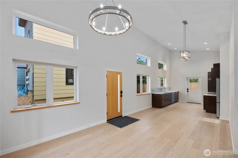 Property photo for 8623 30th Avenue Sw, Seattle photo 3