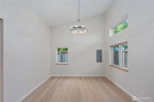 Property photo for 8623 30th Avenue Sw, Seattle photo 4
