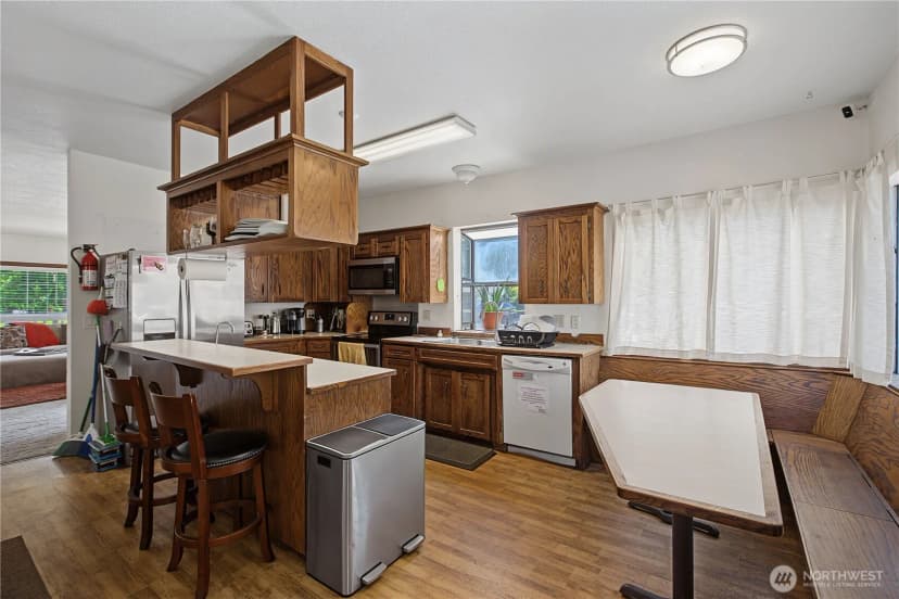 Property photo for 2019 Capitol Way S, Olympia photo 11