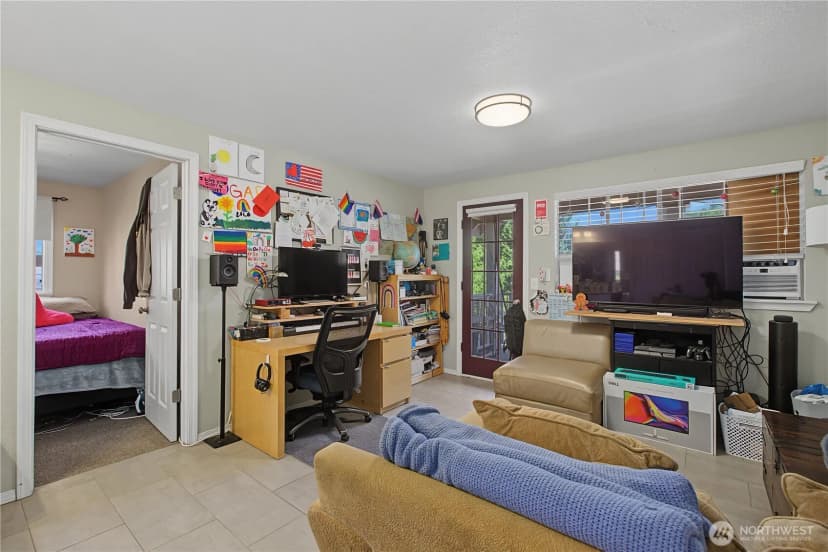 Property photo for 2019 Capitol Way S, Olympia photo 29