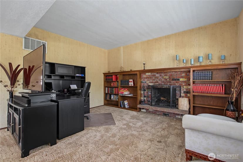 Property photo for 2019 Capitol Way S, Olympia photo 9
